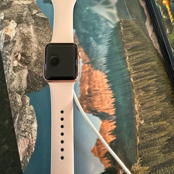 Apple series 3 Smartwatch with Pink Band - Picture 2 of 8